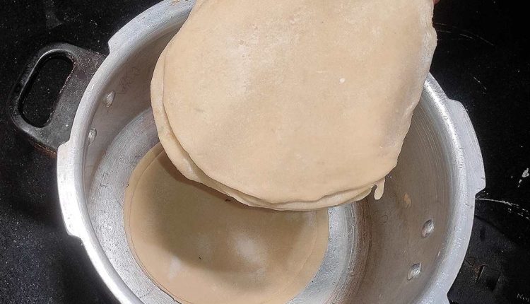 Chapati-Making-In-Pressure-Cooker