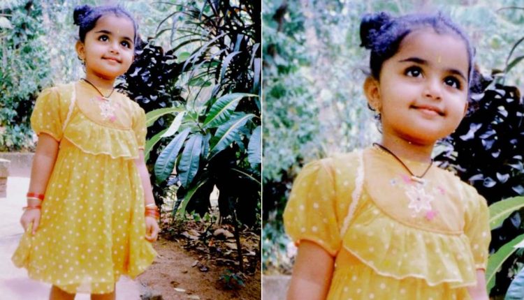 anupama parameswaran childhood photo