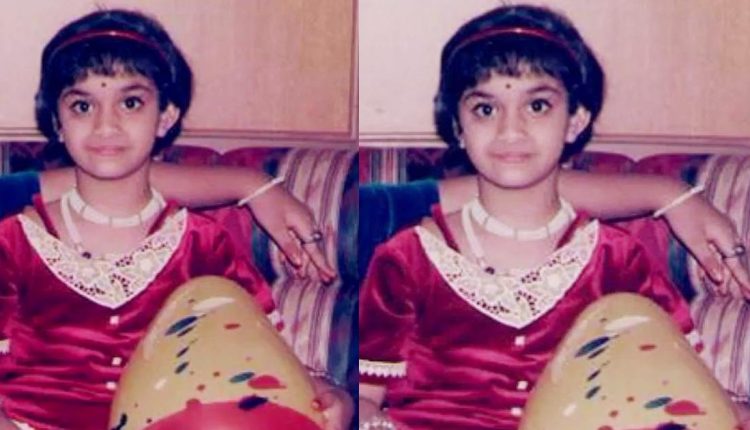 keerthi suresh childhood photo goes viral entertainment news